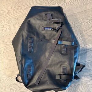 Patagonia Disperser Roll Top Bag 40L Black BNWT